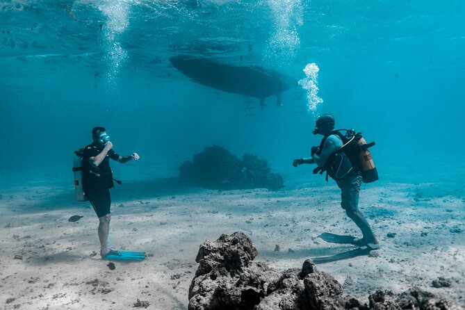 Baptism diving in the turquoise waters of Tahiti - Gear, comfort, and safety: why modern equipment is more than a marketing line