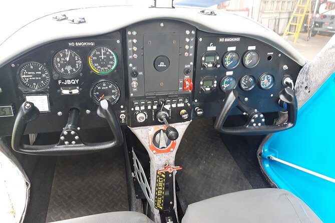 Bora Bora 30-minute Private Flight in a Light Aircraft - Your Pilot: Communication, Safety, and Comfort in a Small Plane