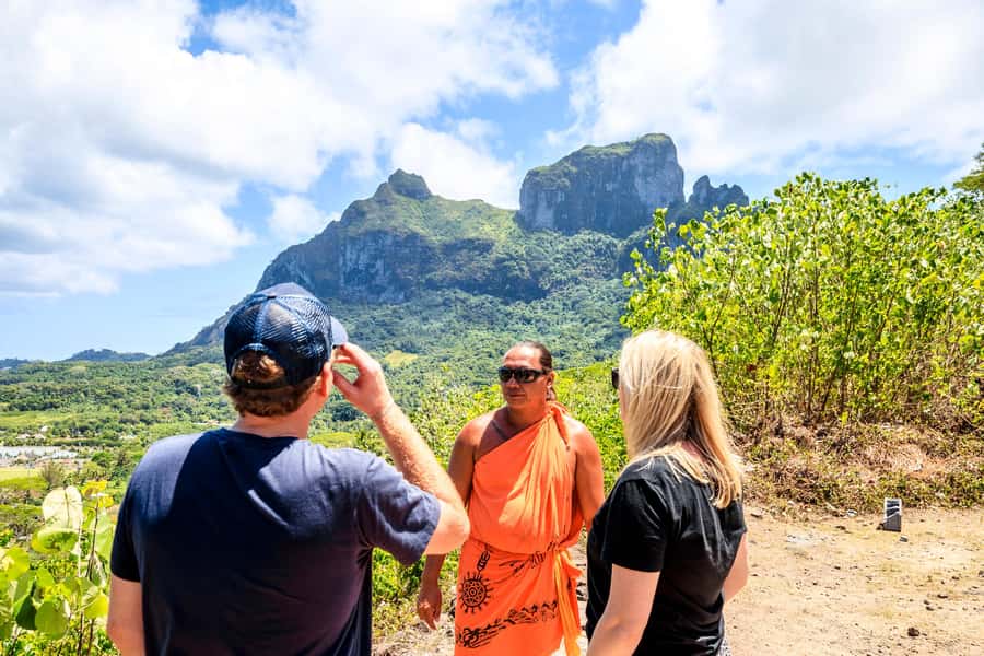 Bora Bora: 4WD History & Culture Tour - Lookout Points From One-Track Roads: What the 4x4 Part Really Feels Like
