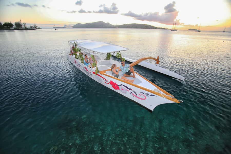 Bora Bora: Combo Sunset Cruise & Romantic Dinner at St James - Outrigger canoe sunset: small group, big mood