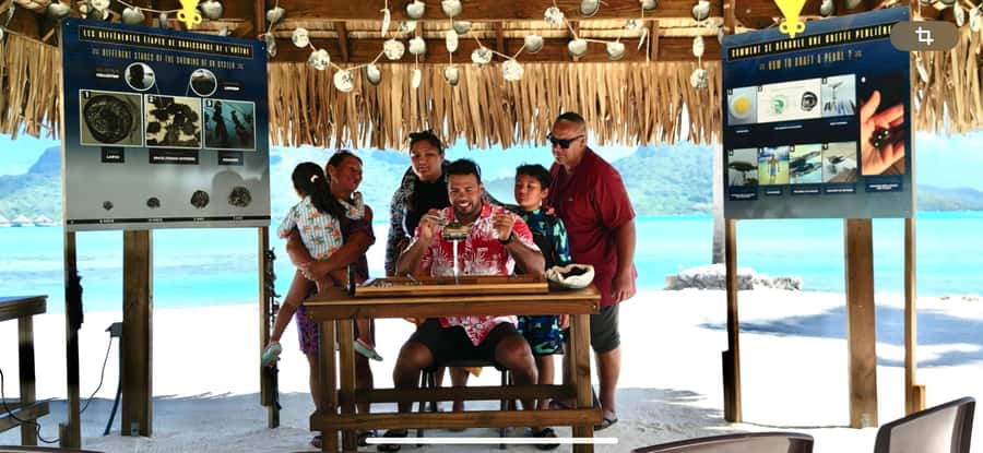 Bora Bora: Discovering the Tahitian black pearl ! - Fare potee history first, then coral garden underwater time