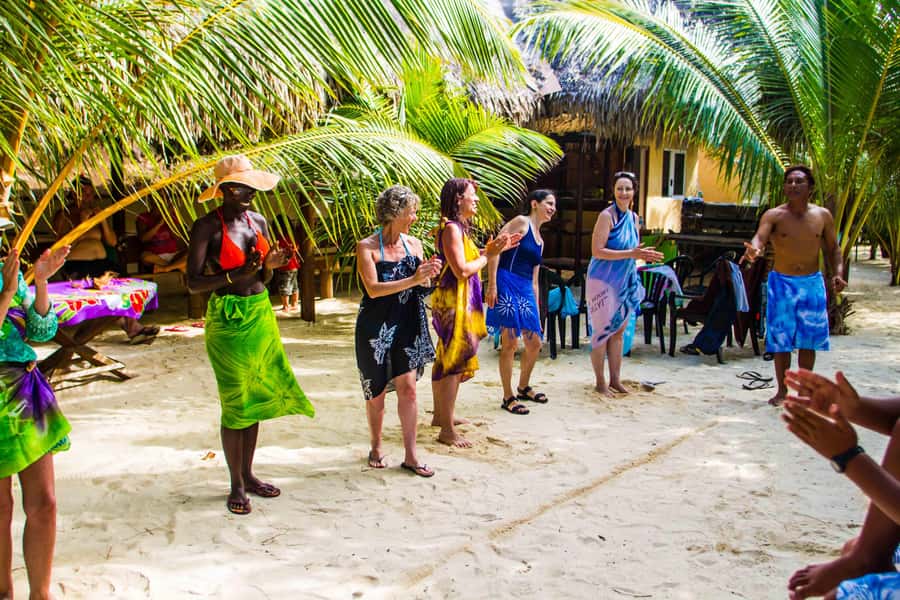 Bora Bora: Full-Day Lagoon Snorkelling Tour - Price and value: what $142 includes and where your money goes