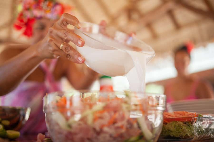 Bora Bora Luxury Tour and Beach Picnic - Mt. Otemanu on a motu: snorkeling turns into a meal
