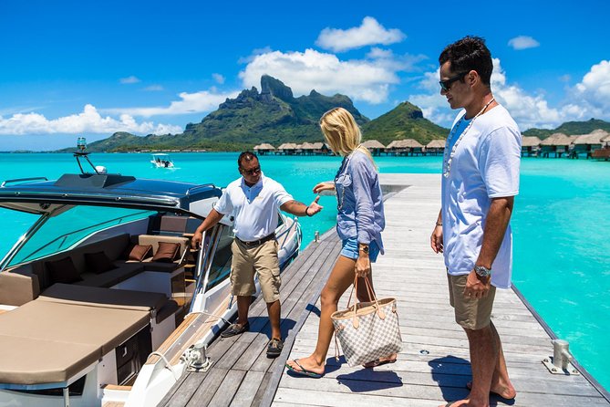 Bora Bora Private Departure Hotels to Airport Transfer - On board the Lady Pearl: towels, Wi-Fi, and the panoramic sky