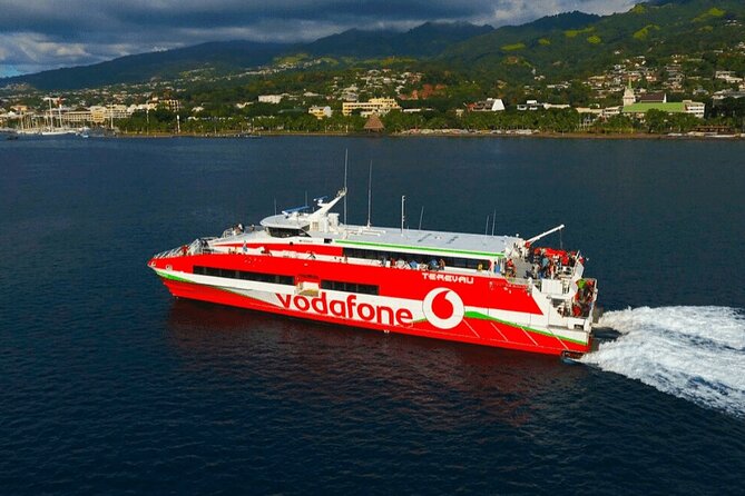 Discovering Moorea from Tahiti in 4x4 with the Ferry Terevau - Magic Mountain Overlook at 207 Meters: The 360-Degree Hit
