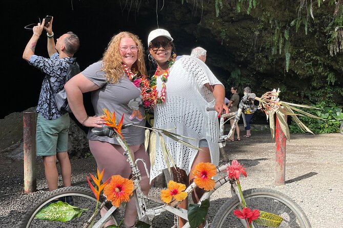 Discovering the emblematic sites of Tahiti - Faarumai Waterfalls in the Papenoo Valley: the stop where the air changes