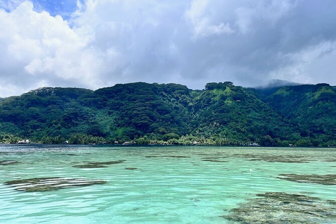 Excursion to discover the authentic Tahiti Peninsula 4:00 - Te Pari coast: cliffs, caves, and lavatubes when the weather cooperates