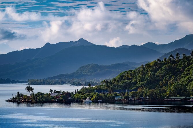 Explore Tahiti Nui, its landscapes and iconic sites. - Stop 3: Faaone waterfall time, short stop with big payoff