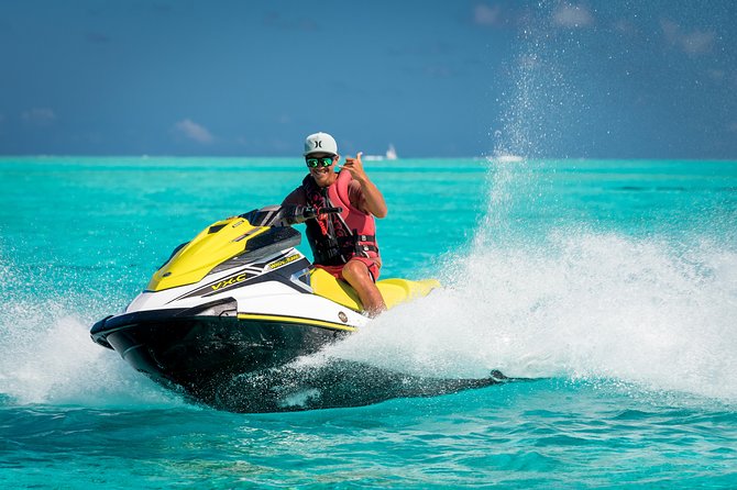Island jet tour - Stop 1 at Plage de Matira: white sand and an easy start