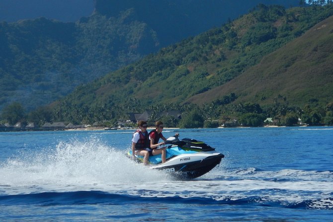 Jet-Ski Découverte 1H00 Jet Ski excursion to Moorea (Single or two-seater) - Moorea Jet Ski on the North West coast, with a stingray bonus