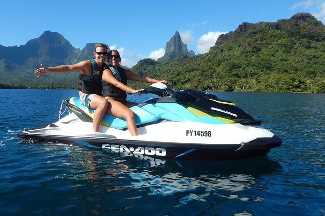 Jet-Ski Découverte 1H00 Jet Ski excursion to Moorea (Single or two-seater) - Walk in the Bay stops: stingrays and black tip sharks, in timed windows