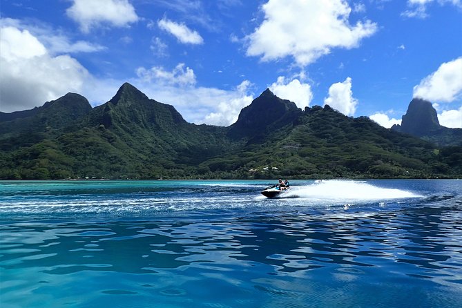 Jet-ski excursion 3 hrs Jet ski excursion to Moorea (single or two-seater) - Getting started at Moorea Activities Center - Opunohu