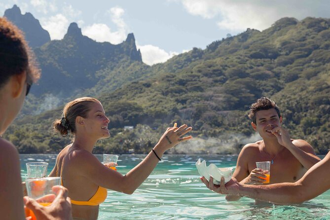 Lagoon Tour in Moorea in Small Group with Lunch - Second stop: Outer reef drop-off for open-water blacktips