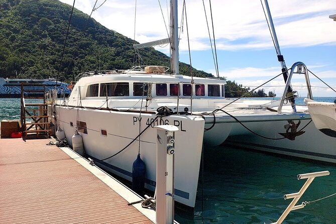 Luxury Private Moorea Cruise Tour - A private 50-foot catamaran that turns Moorea into your schedule
