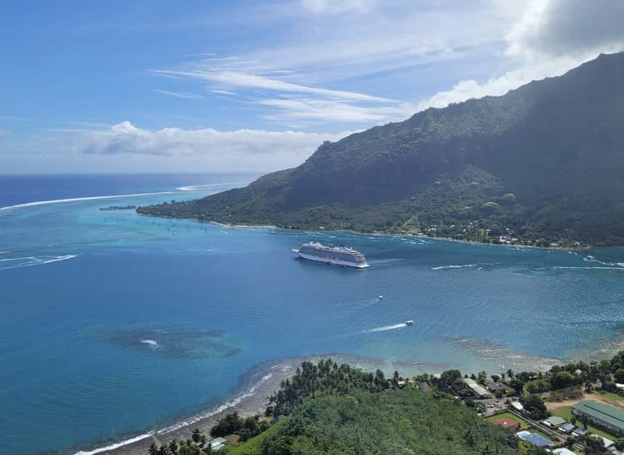 Moorea Cruise Ships 4x4, Belvedere Magic mount PRIVATE Tours - Belvedere lookout: second perspective, better understanding