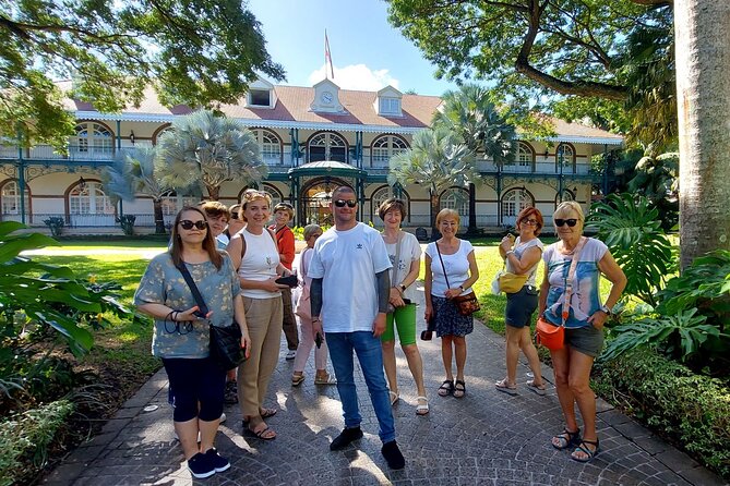 Papeete City Tour, 3hours (on Tahiti) - Stop 4: Paraita market, oldest institution vibes, and 30 minutes to shop