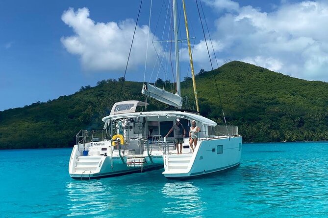 Polynesian atmosphere in Bora Bora Lagoon, Tapas and Cocktail - Where you meet in Vaitape, and how to keep boarding smooth