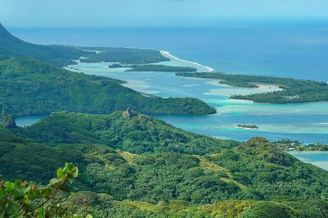 Private 30-minute flight downwind of Huahine - Who this Huahine private flight is best for