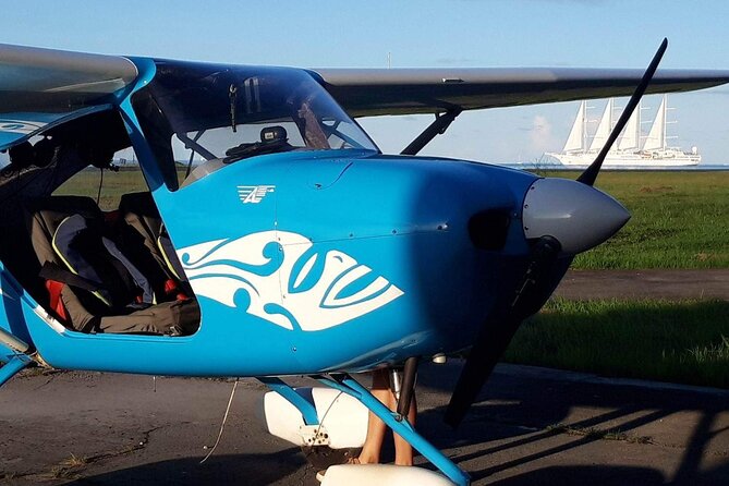 Private 30-minute flight downwind of Huahine - Price and value for $291.51 per person