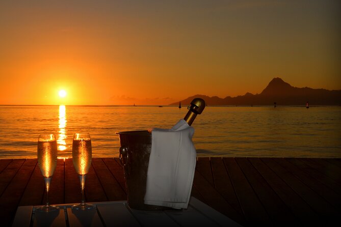 Private Boat Trip with Sunset / sunset cruise - Onboard vibe with music, drinks, and fruit