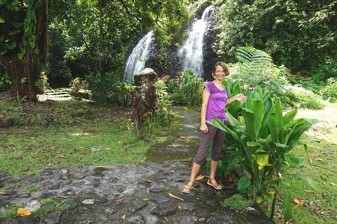 Private Full-Day Tahiti — Grotto, Gardens & Panoramas - Taravao Plateau: east and west coast panoramas in one shot