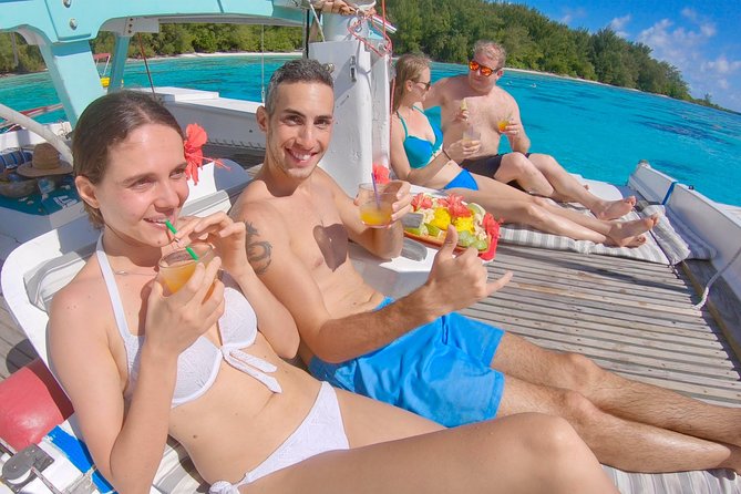 PRIVATE Full Day Tour : Moorea Snorkeling & Sailing on a Catamaran named Taboo - Captain Léo and Kevin: how a great guide improves your day