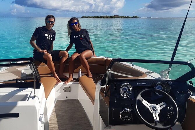 Private lagoon tour (rays, sharks, turtles) by boat in Moorea - Cook’s Bay: a quick history and viewpoint from the water