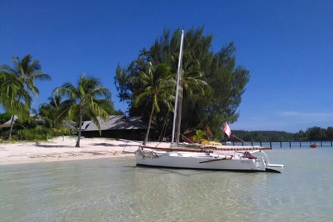 Private Moorea Discovery Half-day Sailing - Getting to the right lagoon mood: the route around Cook and Opunohu