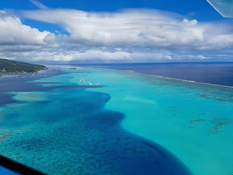 Raiatea: Bora Bora and Taha'a Private Scenic Flight one hour - Raiatea to Bora Bora and Tahaa, the route that makes sense from the sky