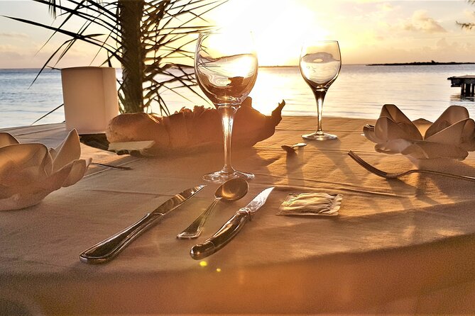 Romantic Private Sunset and Motu Dinner for Two - Pickup, privacy, and getting to the start on time
