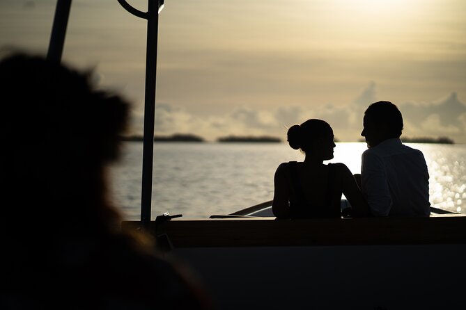 Self-drive Bora Bora Boat Rental - How the crew helps you navigate: map, phone, and tracker