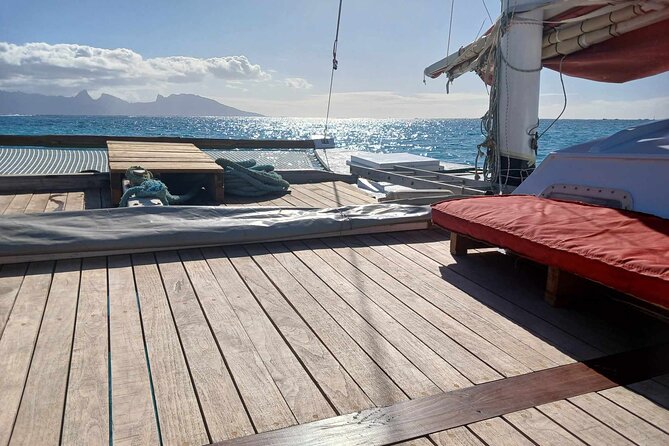 Sunset sailing trip on the Lagoon of Tahiti - Small group sailing, English-French guidance, and photo moments
