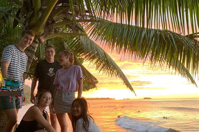 SURF TAHITI Bites & Waves – Surf experience with every bite - What you actually get in your hands: gear, sunscreen, and snacks