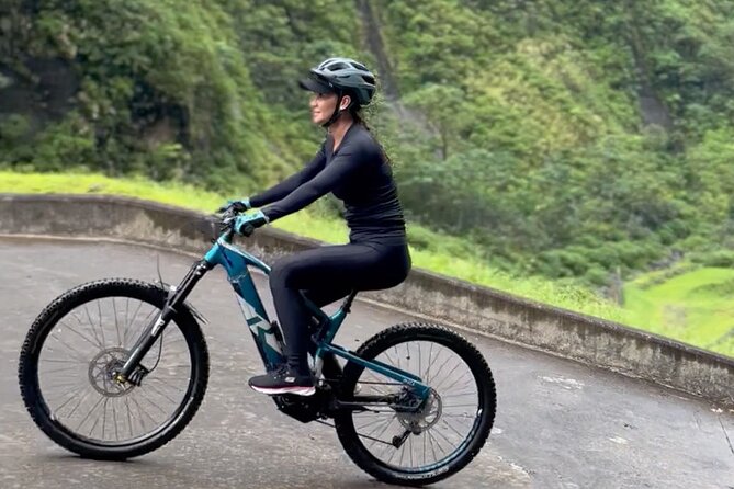 Tahiti excursion adventure circuit MTB MTB E-Bike private valley - Trading Papeete for the Titaaviri Valley you do not see from postcards