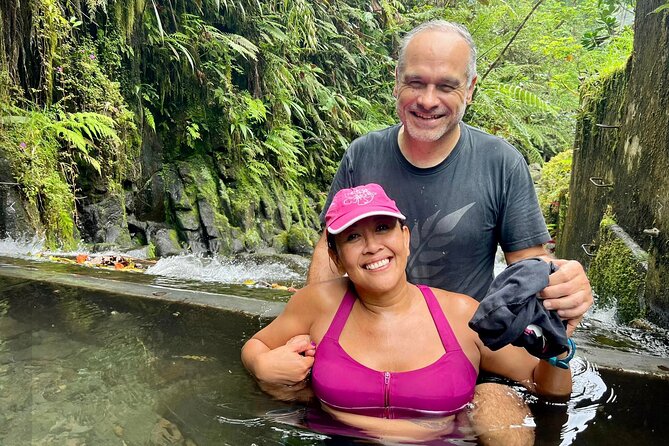 Tahiti excursion adventure circuit MTB MTB E-Bike private valley - Descent and recovery: icy water at Bassin du Roi