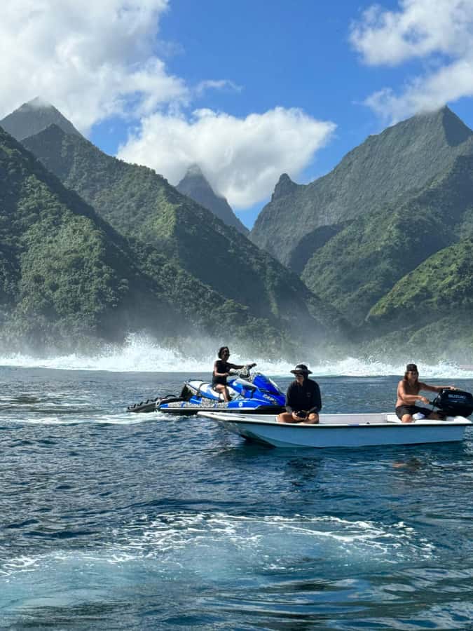 Tahiti: Unique Full Day West Coast, Combo Tour to Teahupoo - Water Gardens of Vaipahi: a walk you will actually enjoy