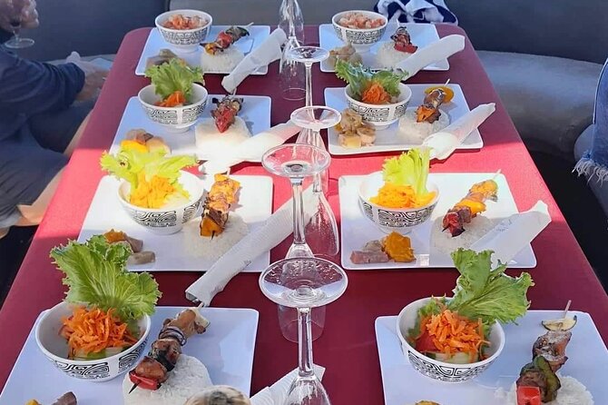 Toa Boat Bora Bora Private Lagoon tour with Lunch on Entertainer Bar Boat - Who should book this private lagoon tour?