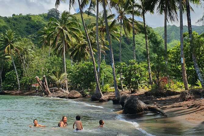 Tour Tahiti in Private - Water Gardens of Vaipahi: tropical plants and a waterfall you can plan around