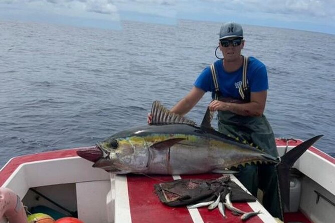 Wholesale Fishing in Poti Marara at Tahiti Teahupoo Peninsula - Gear, drinks, and the real value behind $327.95 per person