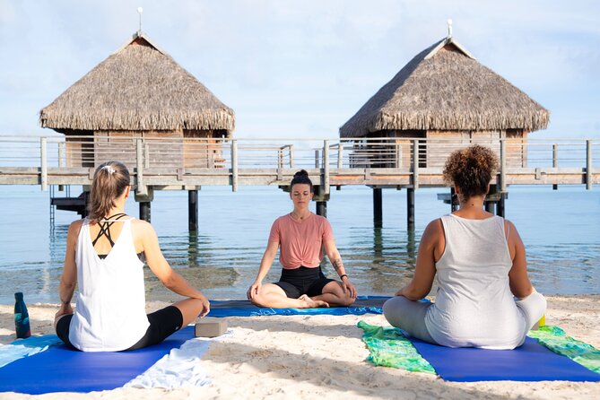 Yoga on the paradise beach of Manava Moorea - Quick hits