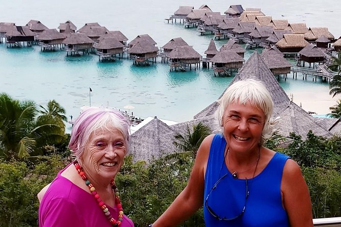 You drive, I guide you - Tiki Village Cultural Center: walking through a framed version of old Moorea